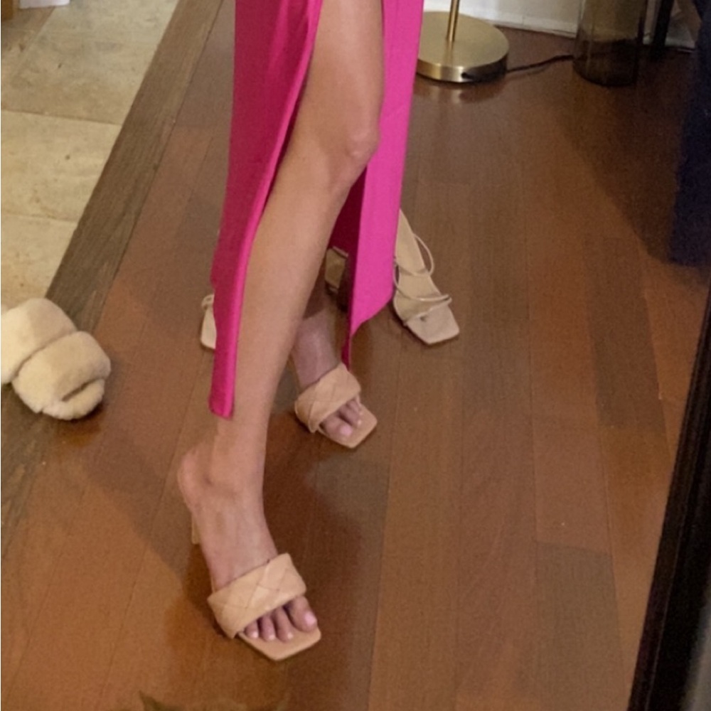 Nude Heels - Picture 4 of 6